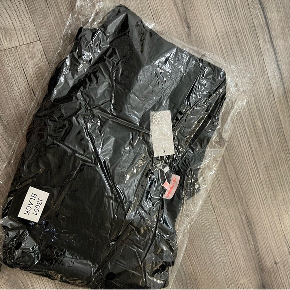 Renamed sweater - Picture 10 of 10